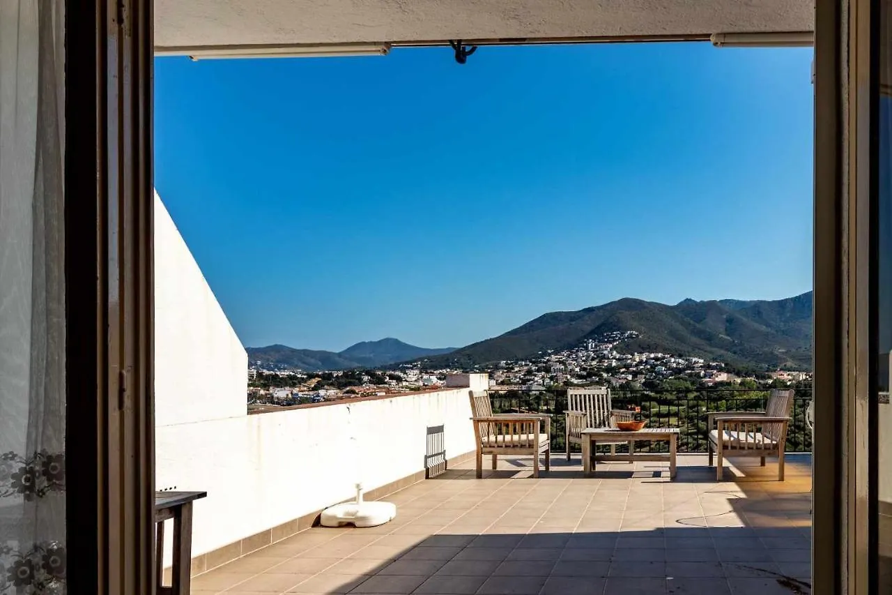 Sant Genis 19 Atico Con Terraza Y Vistas Lägenhet Llança
