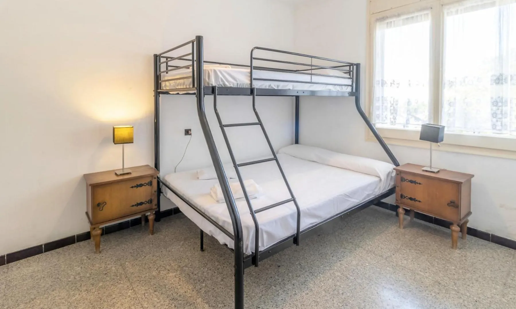 Sant Genis 19 Atico Con Terraza Y Vistas Lägenhet Llança