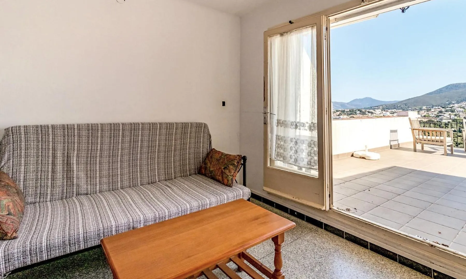 Sant Genis 19 Atico Con Terraza Y Vistas Lägenhet Llança